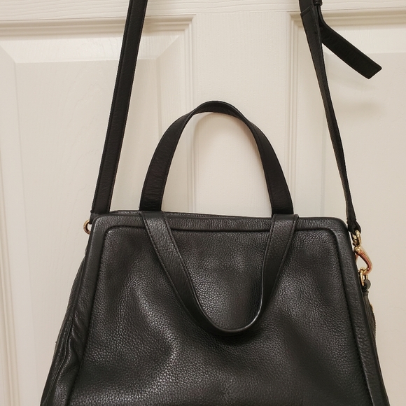 Kate Spade shoulder bag. Excellent Pre-owned Condition. - Picture 3 of 7